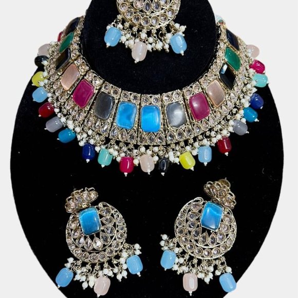 Gold Plated Crystal Stone & Beads Choker Necklace Set - Picture 4 of 7